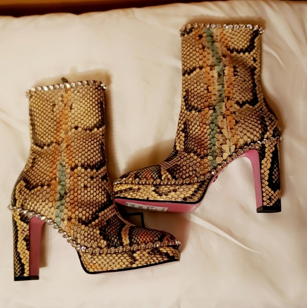 BRAND NEW AUTHENTIC GUCCI ANKLE BOOTS - Picture 3 of 6